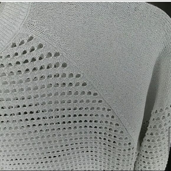 Women’s Express White Mesh Sweater with Silver Shimmer Size Medium - Picture 4 of 4